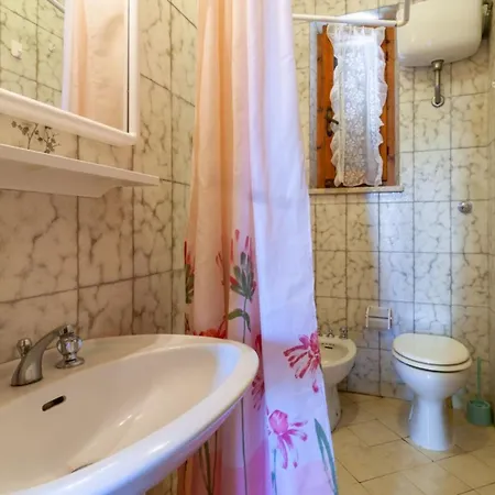 Ros1 Apartment